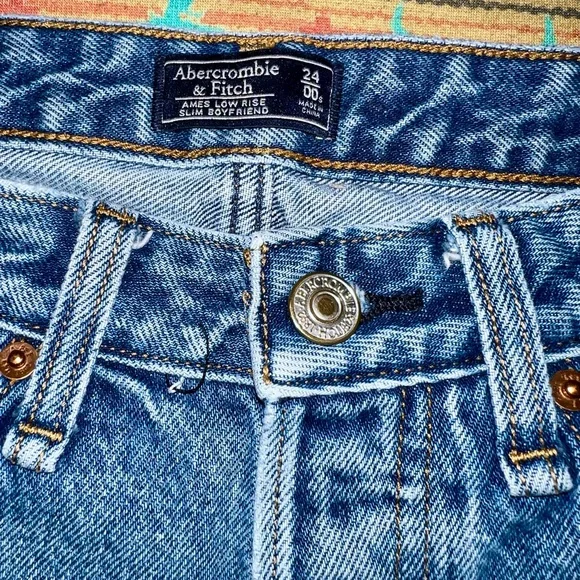 Abercrombie Ames low rise slim BF jeans - Picture 3 of 3